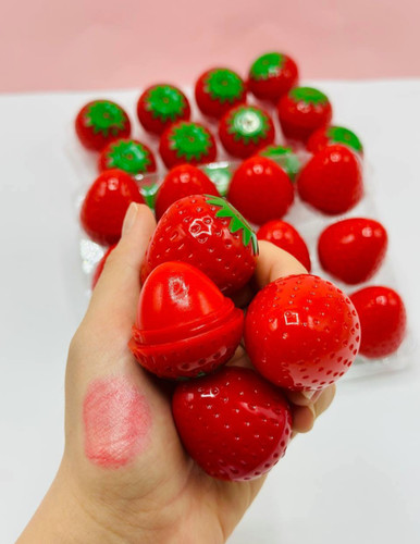 بالم لب قرمز توت فرنگی 🍓