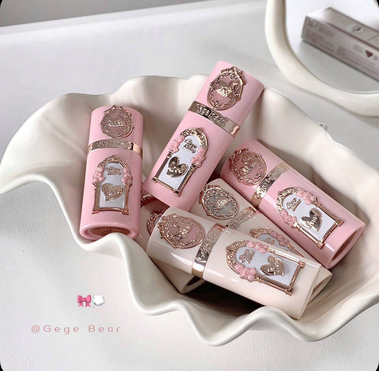 رژگونه سلطنتی طرح فلاورنوز gegebear