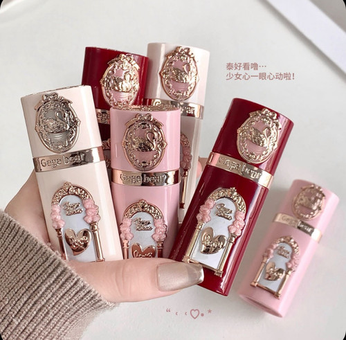 رژگونه سلطنتی طرح فلاورنوز gegebear