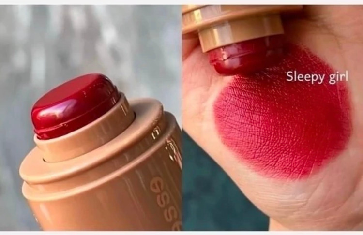 رژگونه استیکی طرح رود از برند اسنس